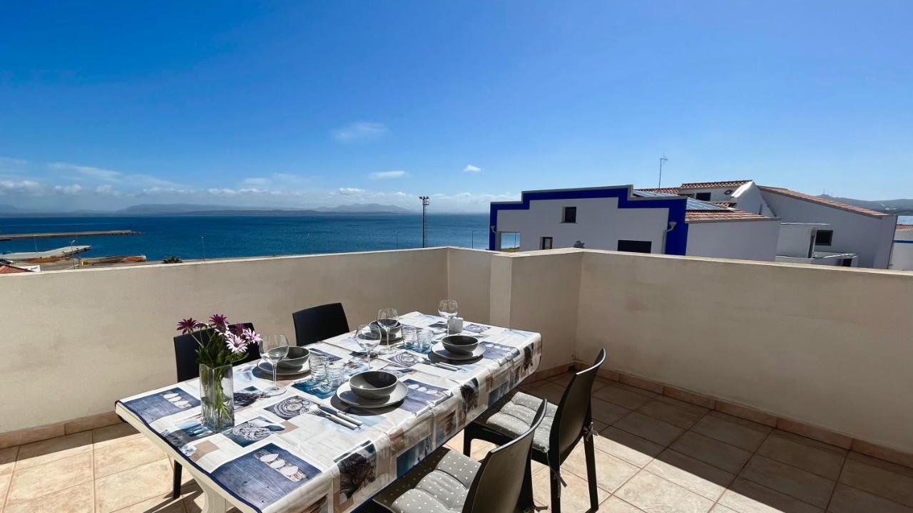 شقة Attici Con Terrazzo Vista Mare كالاسيتا المظهر الخارجي الصورة