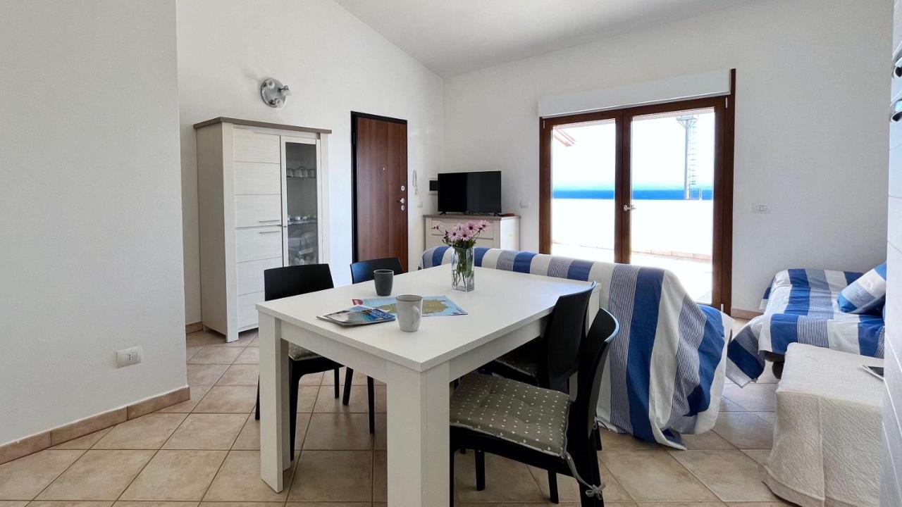 شقة Attici Con Terrazzo Vista Mare كالاسيتا المظهر الخارجي الصورة