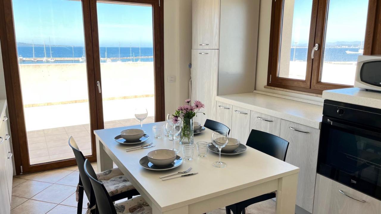 شقة Attici Con Terrazzo Vista Mare كالاسيتا المظهر الخارجي الصورة