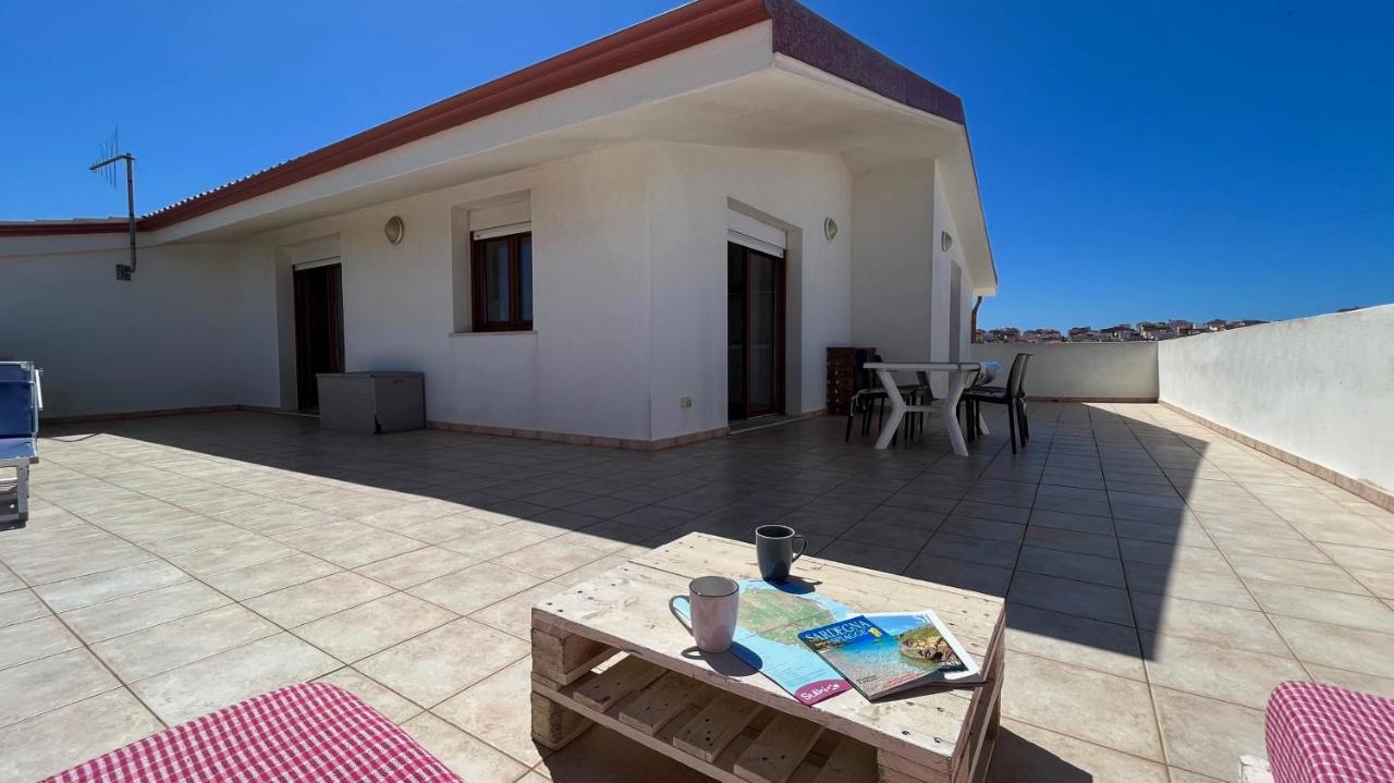 شقة Attici Con Terrazzo Vista Mare كالاسيتا المظهر الخارجي الصورة