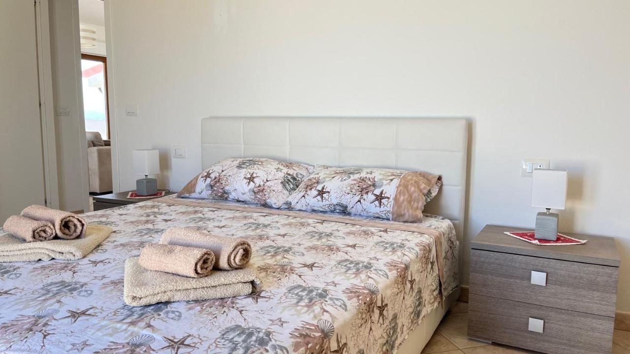 شقة Attici Con Terrazzo Vista Mare كالاسيتا المظهر الخارجي الصورة