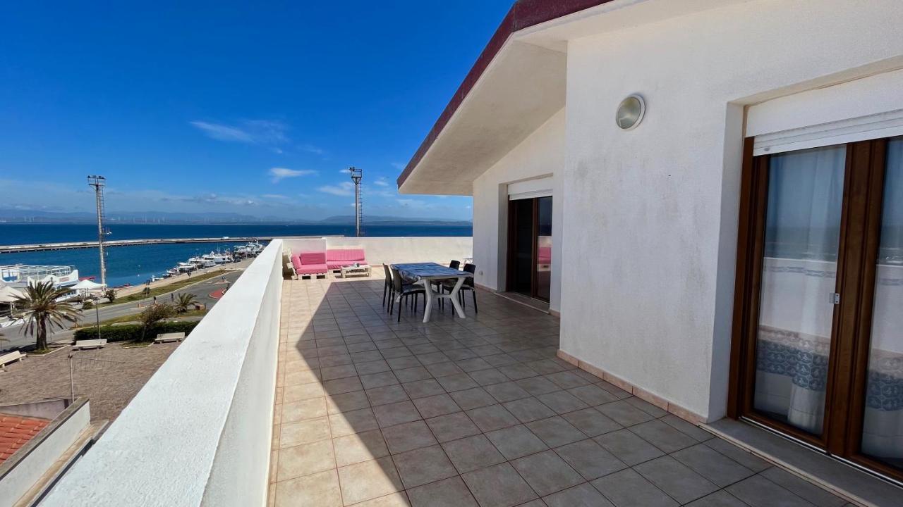 شقة Attici Con Terrazzo Vista Mare كالاسيتا المظهر الخارجي الصورة