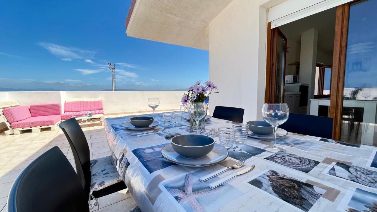 شقة Attici Con Terrazzo Vista Mare كالاسيتا المظهر الخارجي الصورة