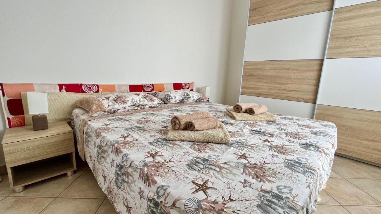 شقة Attici Con Terrazzo Vista Mare كالاسيتا المظهر الخارجي الصورة