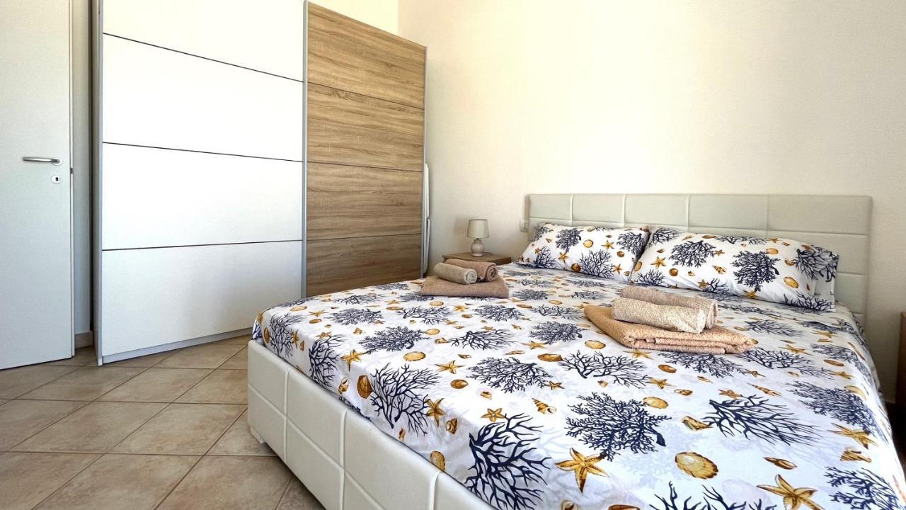 شقة Attici Con Terrazzo Vista Mare كالاسيتا المظهر الخارجي الصورة